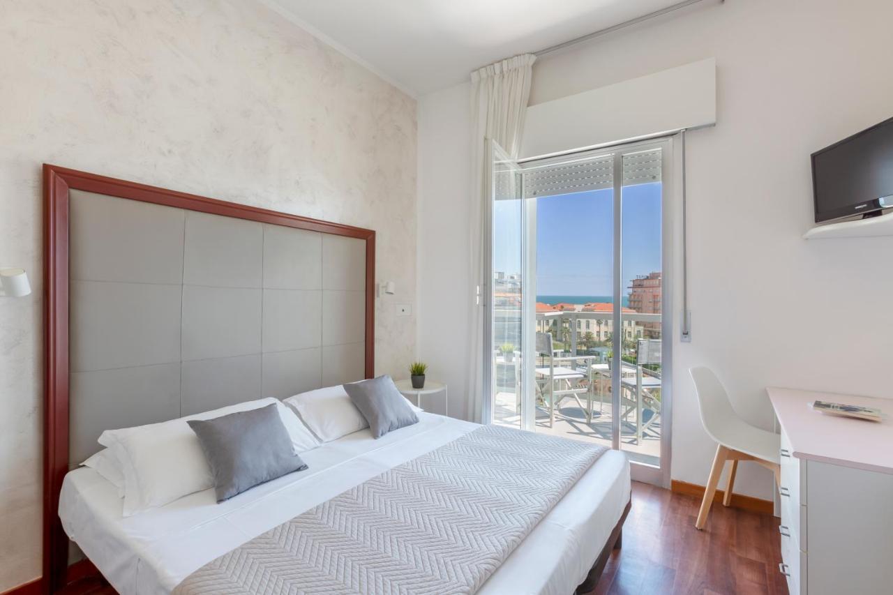 Hotel Imperiale Cattolica Esterno foto