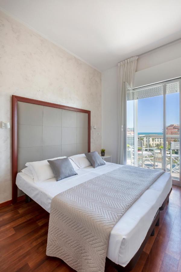 Hotel Imperiale Cattolica Esterno foto