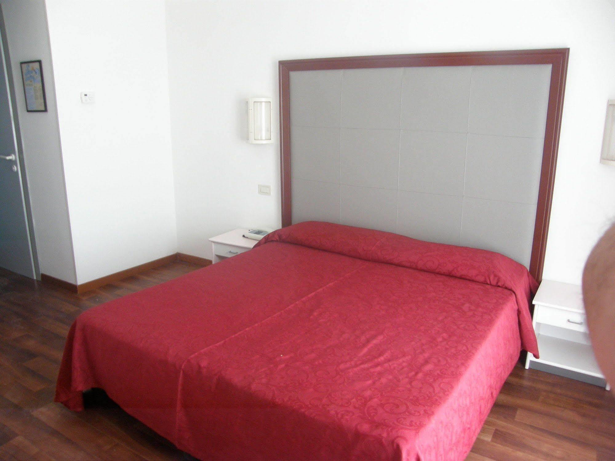 Hotel Imperiale Cattolica Esterno foto